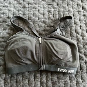 LIKE NEW!!! Victoria’s Secret KNOCKOUT Sports Bra!!